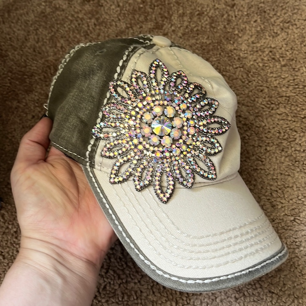 Cute hat from buckle